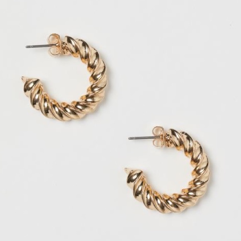 Chunky Twisted Gold Hoop Earrings